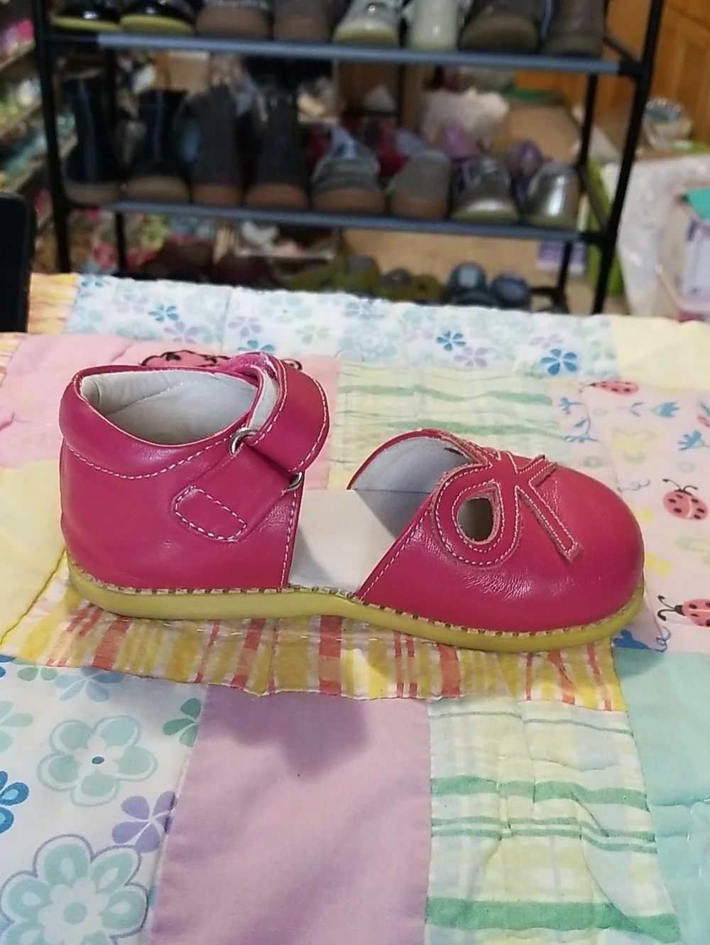 Livie & Luca Hot Pink Soft Leather Mary Jane Shoes with Bow Detail Size 10 Bows